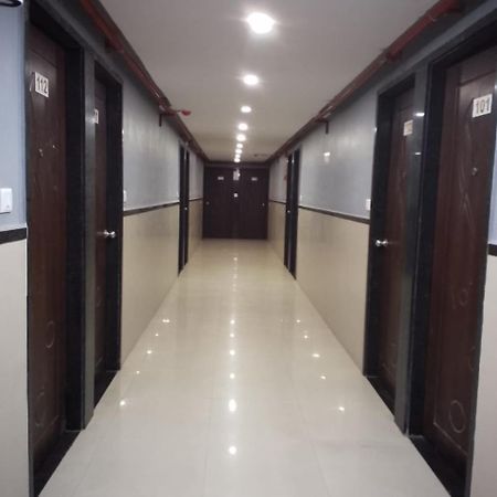 Infinity Rooms & Banquet Surat Eksteriør billede